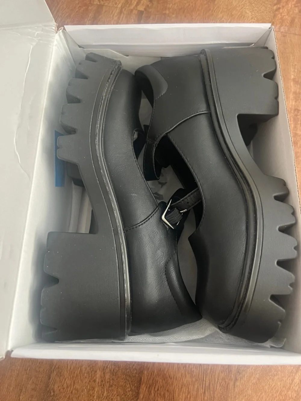 Dream Pairs Black Chunky Mary Jane with Treaded Sole